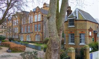 Bunhill Quaker Meeting House from the side